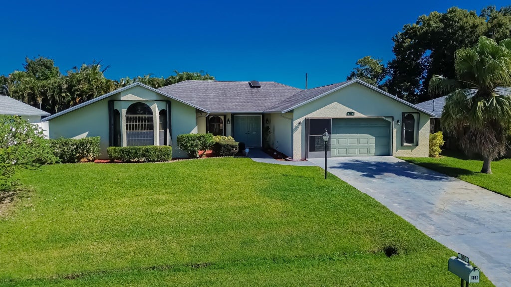 859 Se Roulette Lane, Port Saint Lucie