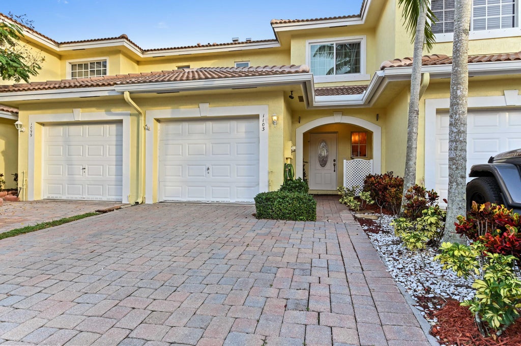 1103 Imperial Lake Rd, West Palm Beach