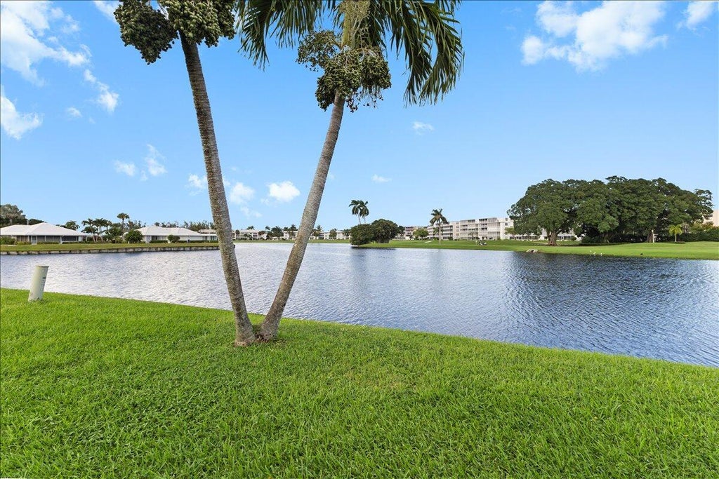 233 Rio Vista Cir, Atlantis