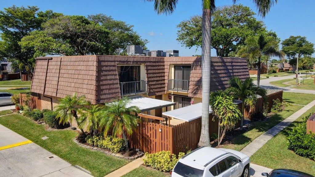 562 Springdale Cir #56-b, Palm Springs