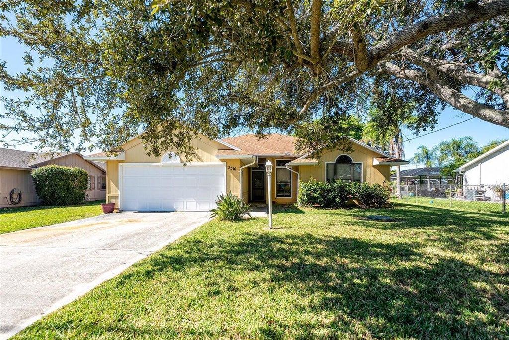 2516 Se University Ter, Port Saint Lucie