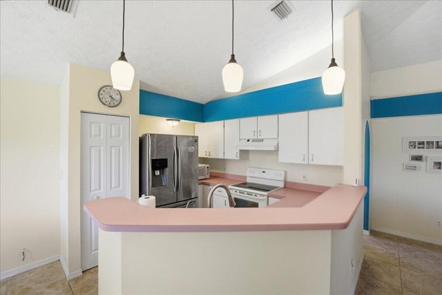 4 of 33 - 2516 Se University Terrace, Port Saint Lucie, FL