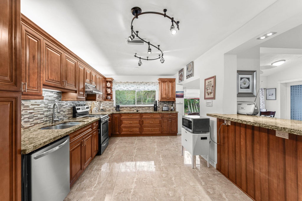 6989 Quince Lane, Lake Worth