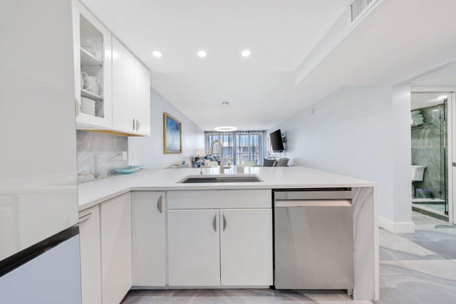 5 of 47 - 12 Royal Palm Way #unit 605, Boca Raton, FL