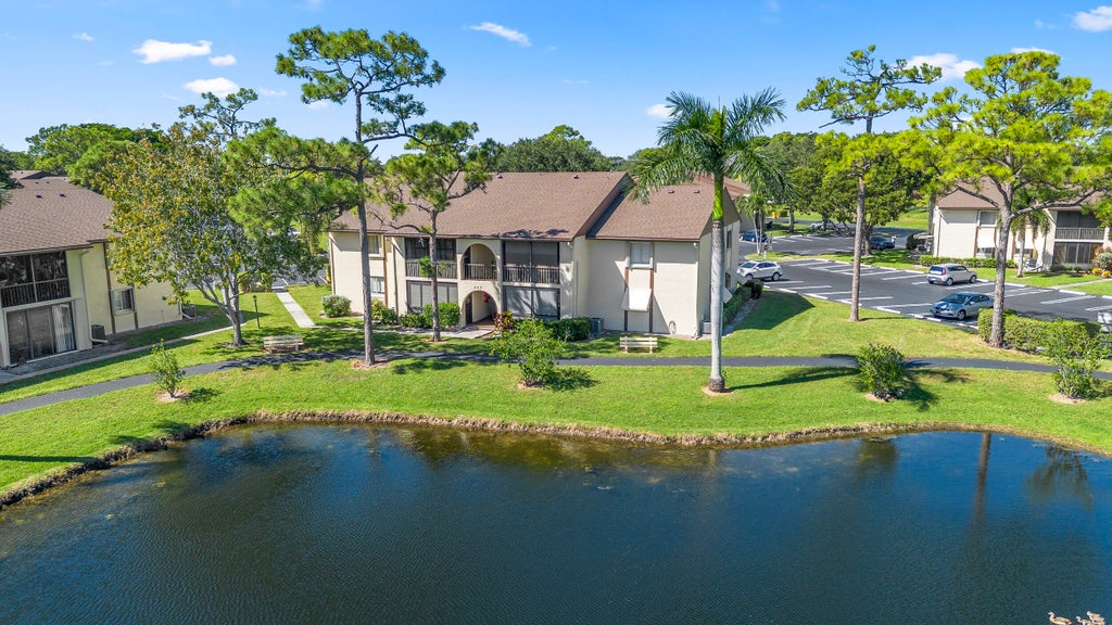 117 Lake Pine Cir #c-1, Greenacres
