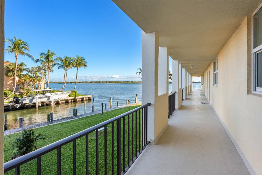 105 Paradise Harbour Blvd #206, North Palm Beach