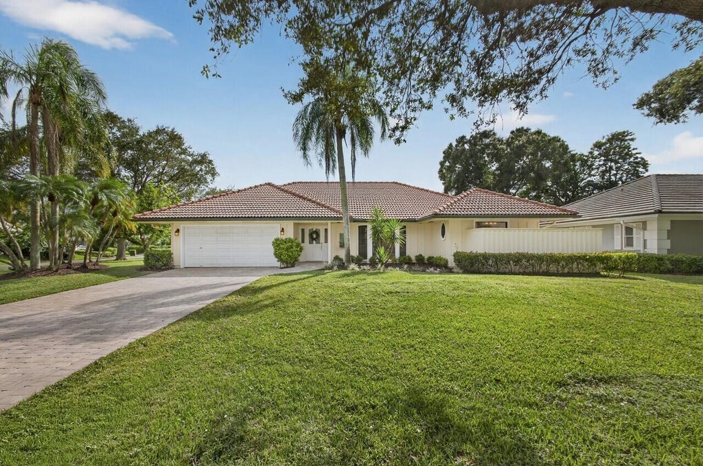 13 Saint Giles Rd, Palm Beach Gardens