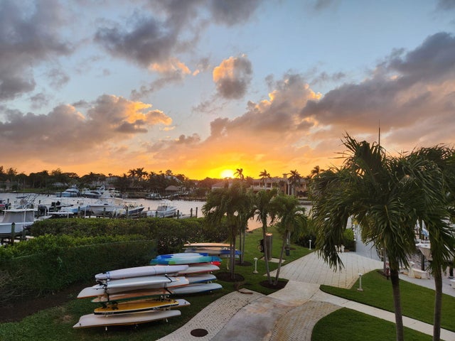 4 of 40 - 621 Bay Colony Drive S, Juno Beach, FL