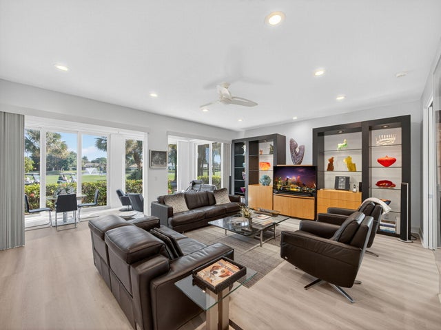 3 of 31 - 118 Palm Point Circle #b, Palm Beach Gardens, FL