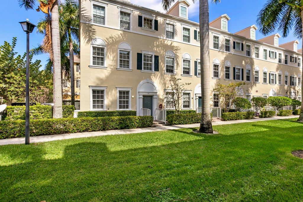 114 Locustberry Lane #101, Jupiter