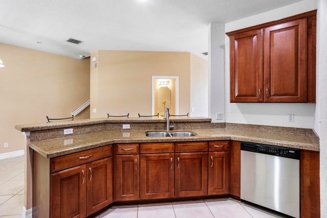 4 of 59 - 114 Locustberry Lane #101, Jupiter, FL