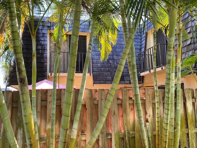 127 Woodland Road, Palm Springs