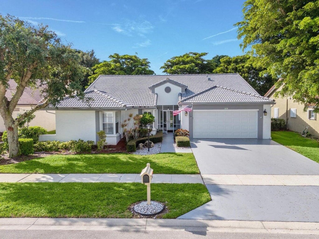 8261 Lake Cypress Rd, Lake Worth