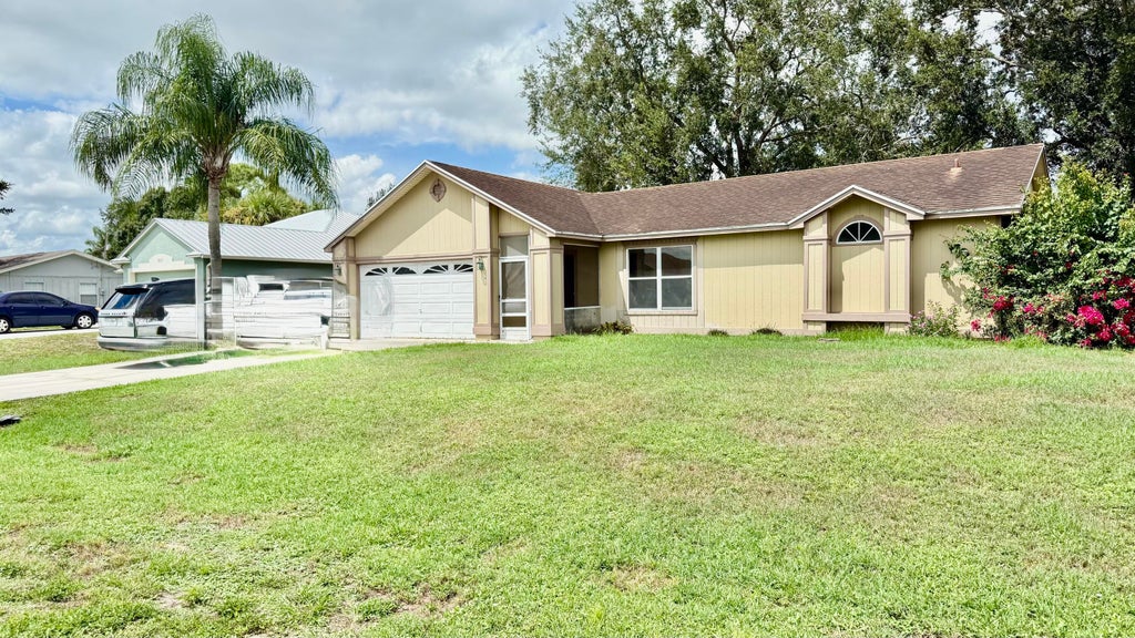 901 Sw Gaitor Av, Port Saint Lucie