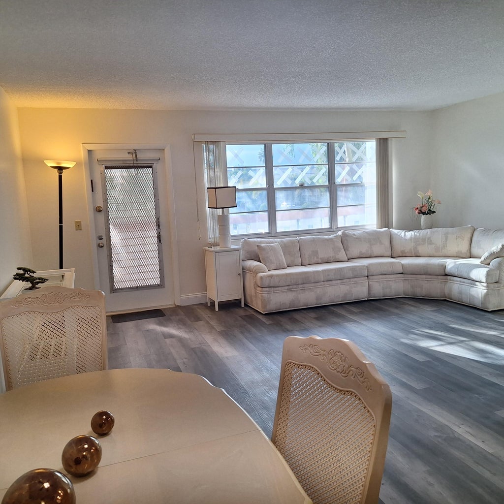 2092 Wolverton, Boca Raton