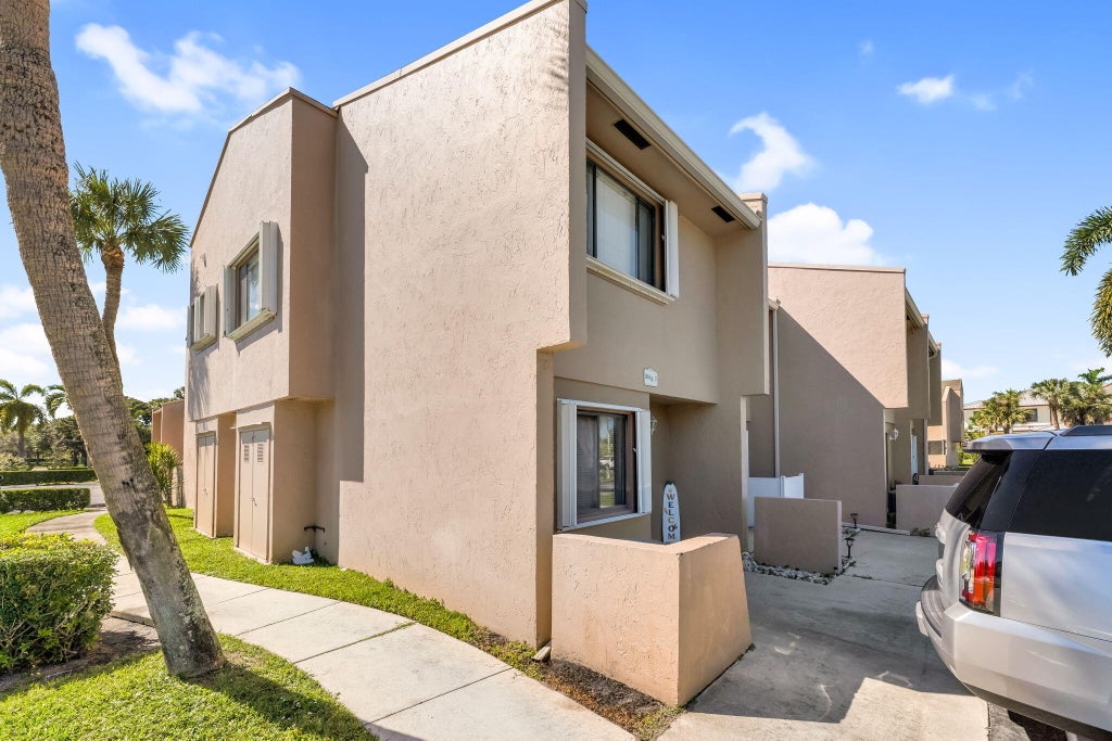 139 Sparrow Dr #2a, Royal Palm Beach