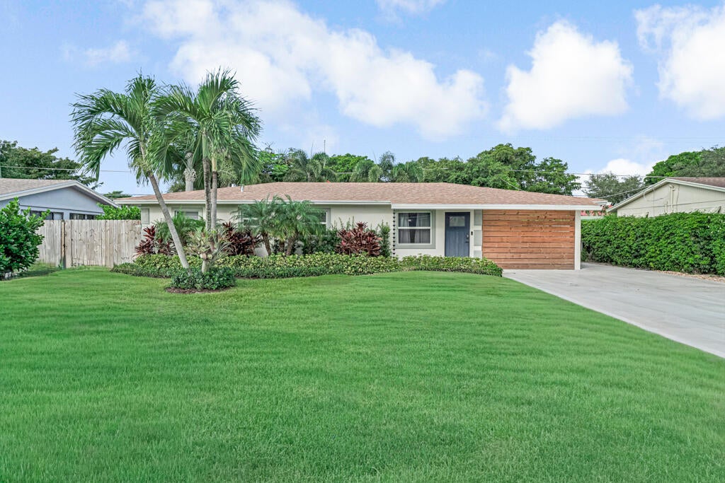 6705 Massachusetts Dr, Lake Worth