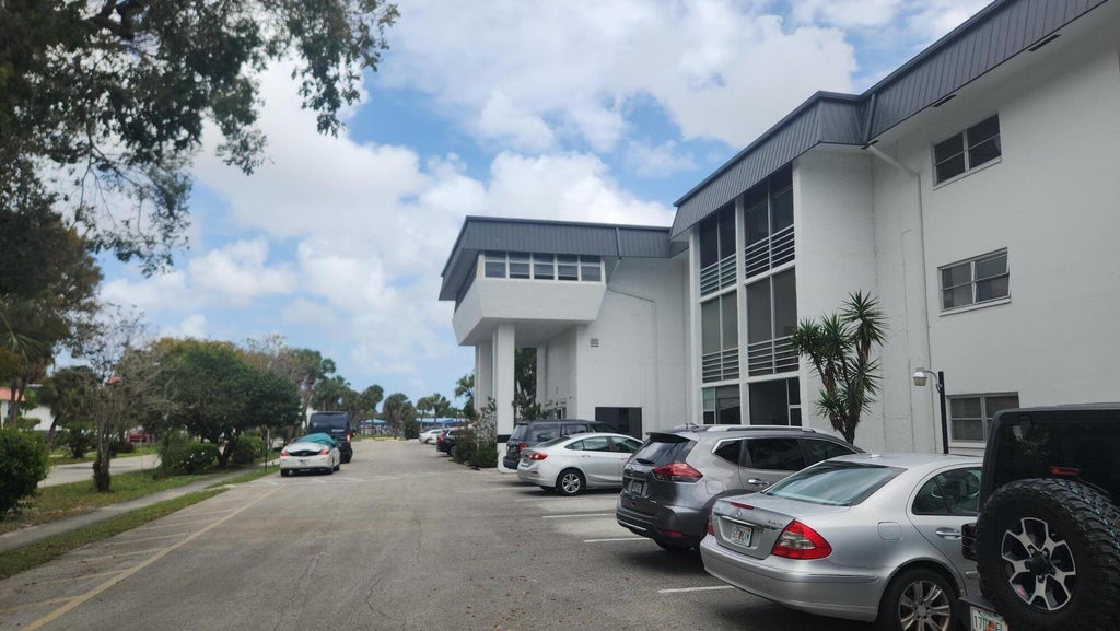 4880 Nw 22nd St #ph, Lauderhill