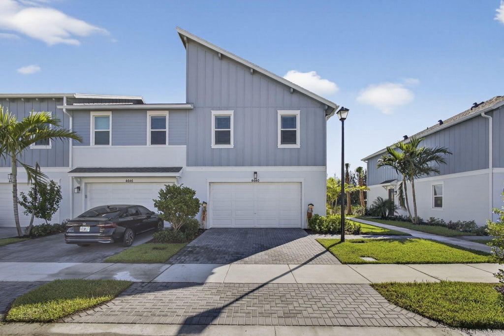 4640 Longwood Lake Sq, Westlake