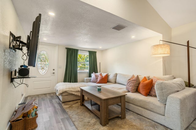 4 of 15 - 710 S Pine Street, Lake Worth Beach, FL