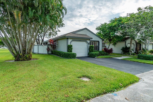 2 of 18 - 13335 Bedford Mews Court N, Wellington, FL