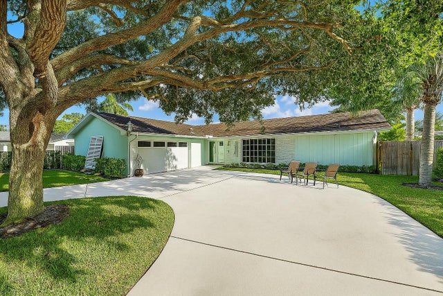 4 of 40 - 4193 Hyacinth Circle N, Palm Beach Gardens, FL