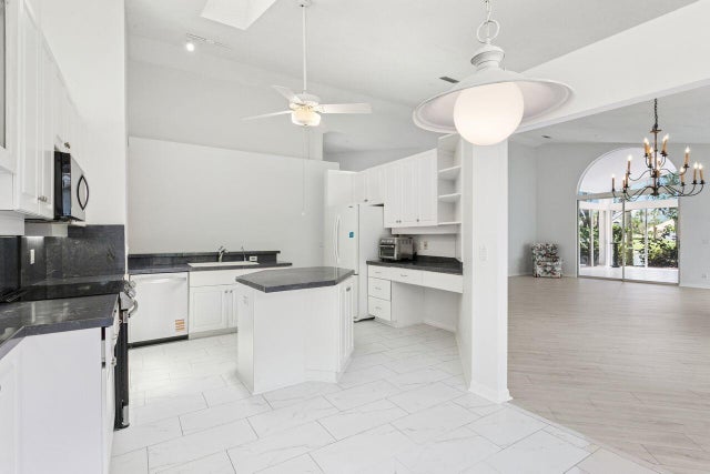 4 of 25 - 12921 Oak Knoll Drive, Palm Beach Gardens, FL