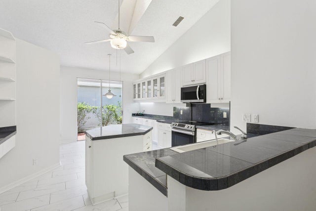 5 of 25 - 12921 Oak Knoll Drive, Palm Beach Gardens, FL