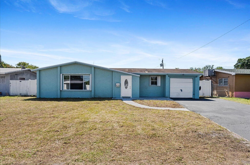 6560 Hayes St, Hollywood