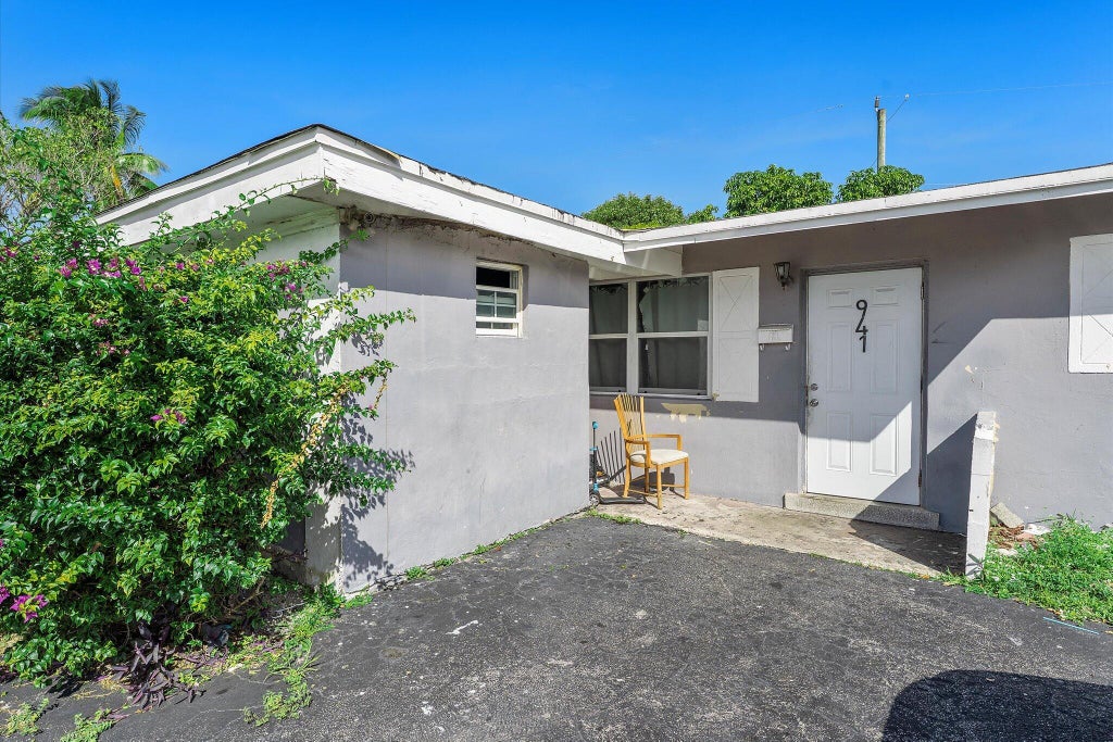 941 Ne 51st St, Deerfield Beach