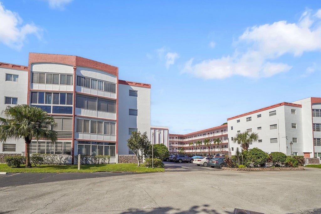 4000 Nw 44th Av #301, Lauderdale Lakes