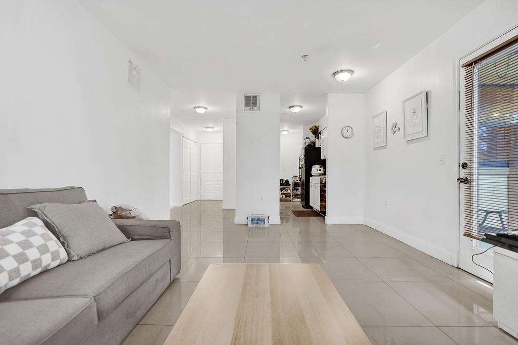 2311 N Congress Av #11, Boynton Beach