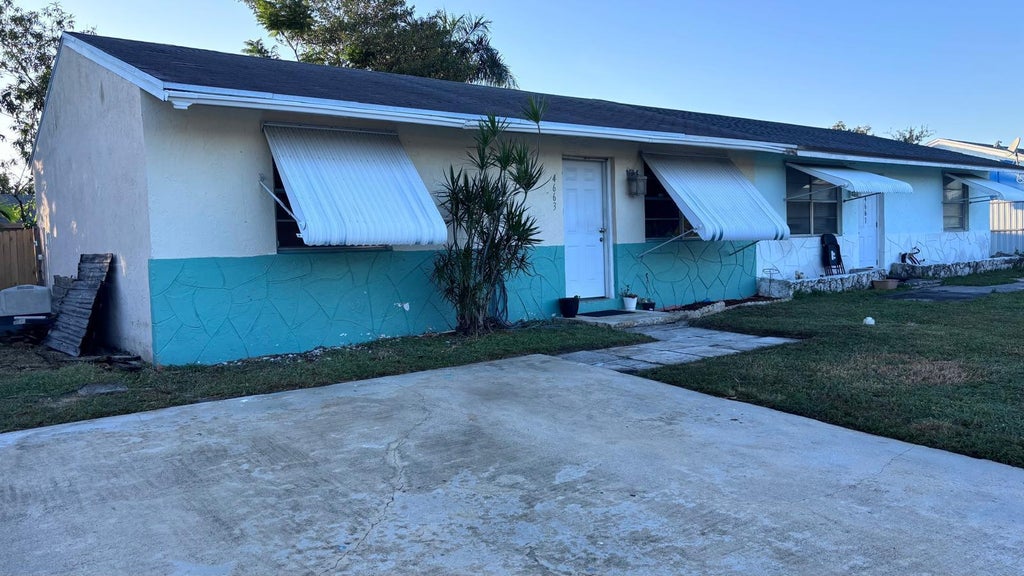 4663 Empire Way, Greenacres