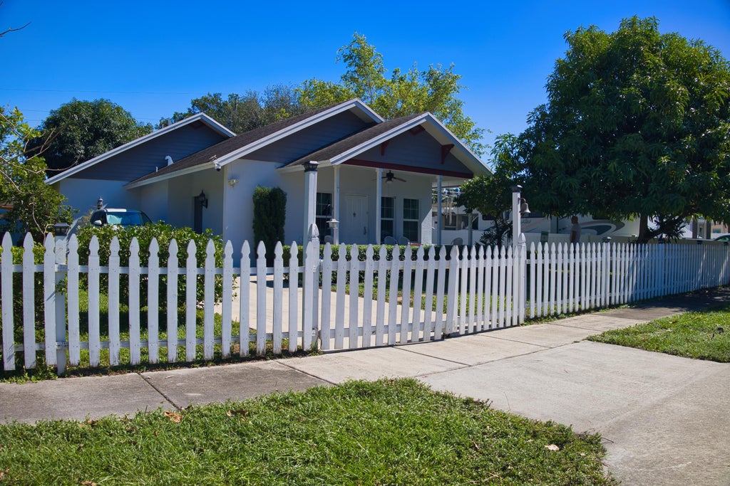 2308 Fairway Dr, West Palm Beach