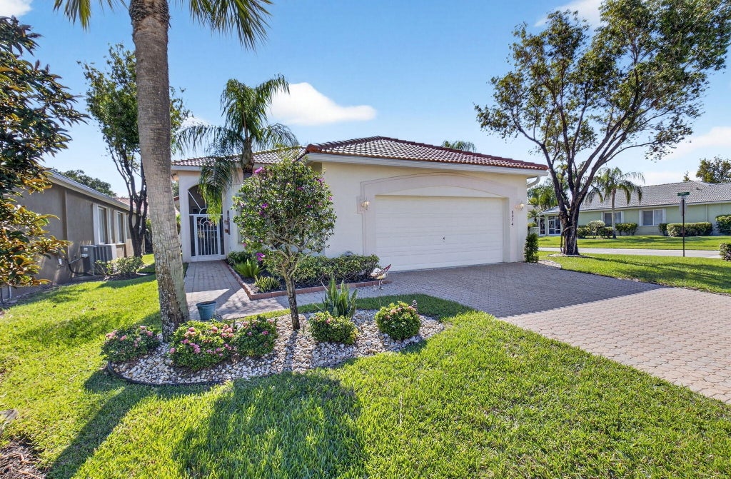 8074 Bellafiore Way, Boynton Beach