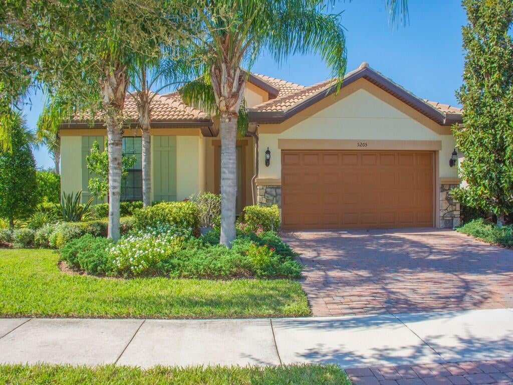 5205 Turtle Creek Cir Cir, Vero Beach