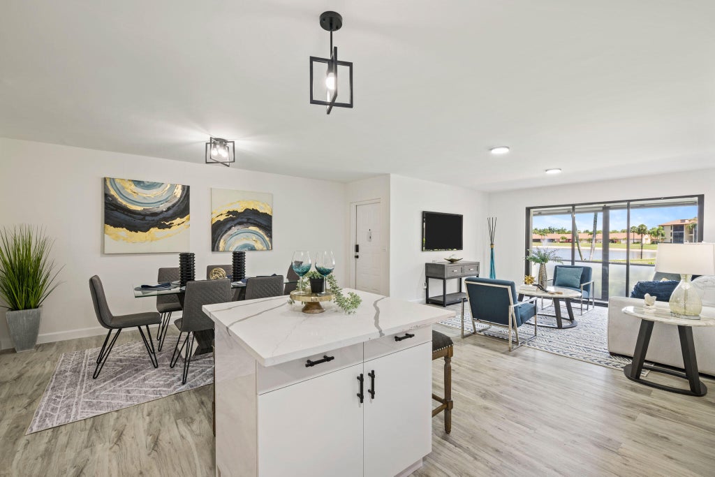 825 Sky Pine Way #h1, Greenacres