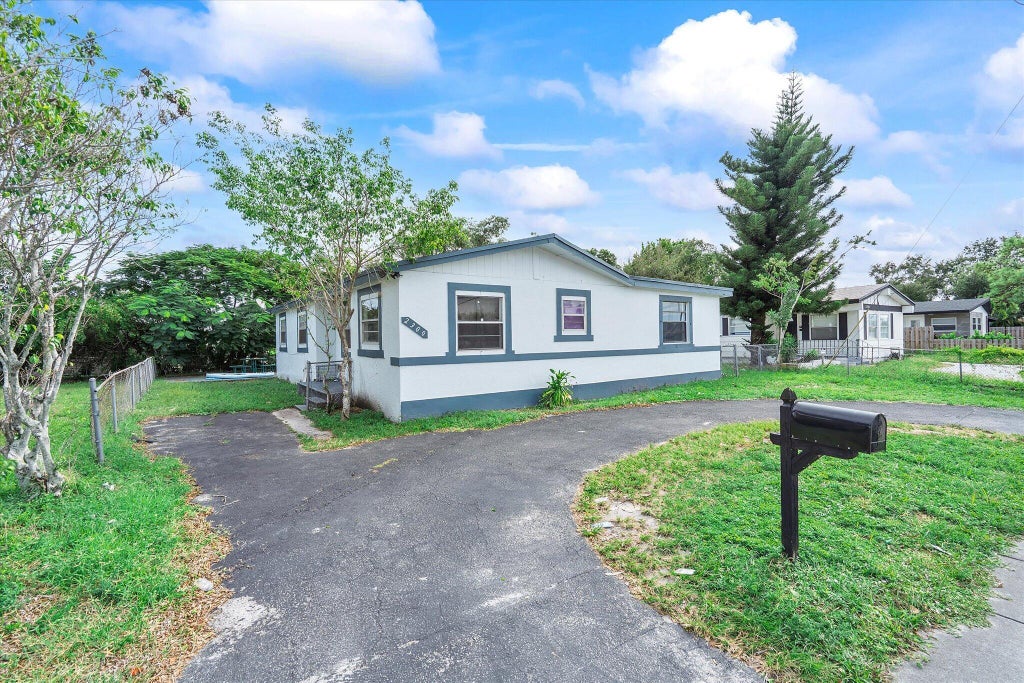 2300 Nw 31st Av, Fort Lauderdale