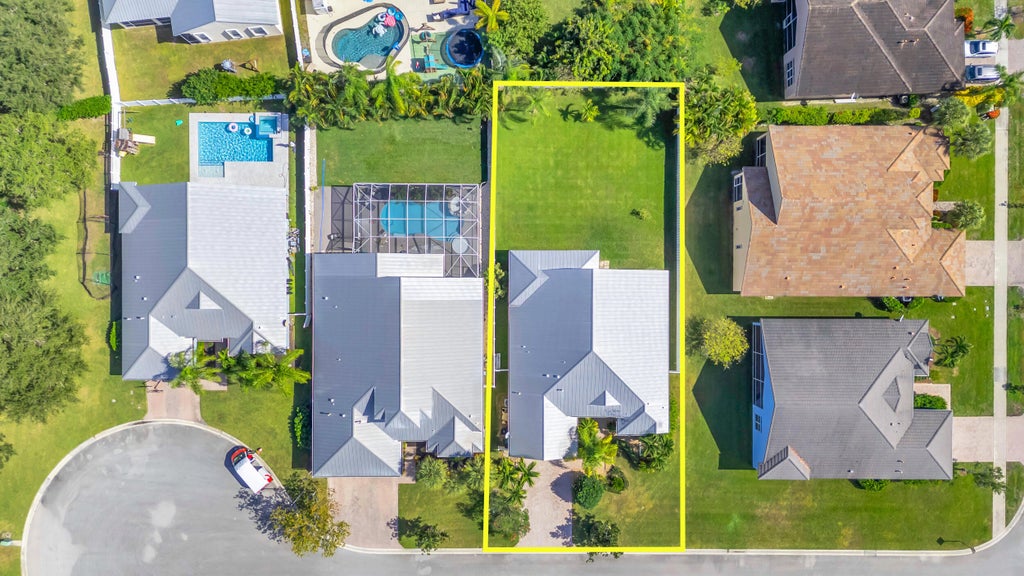 302 Nw Westover Ct, Saint Lucie West