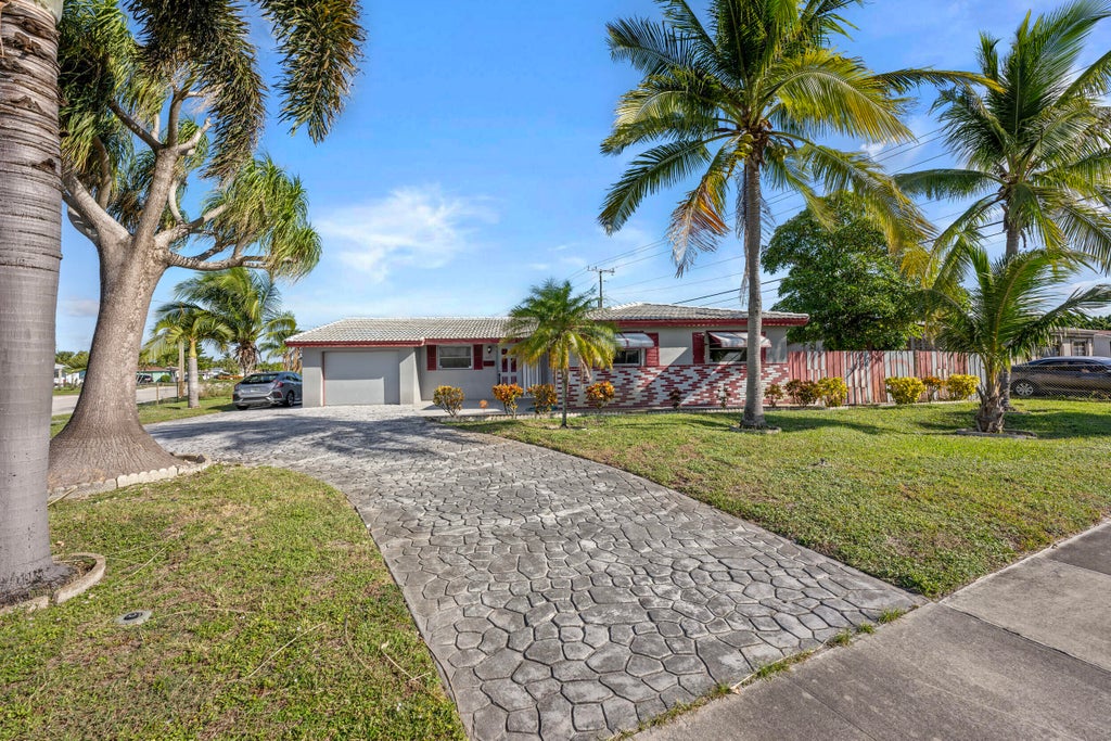 490 W 31st St, Riviera Beach