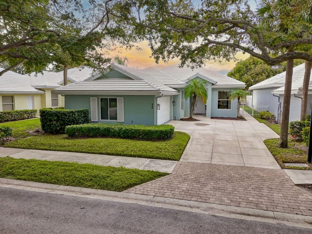 945 Bear Island Circle, West Palm Beach
