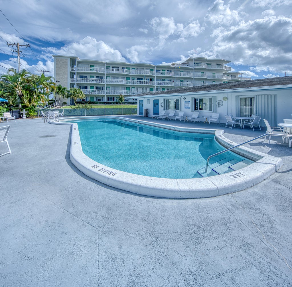 2400 Lake Osborne Dr #205, Lake Worth Beach