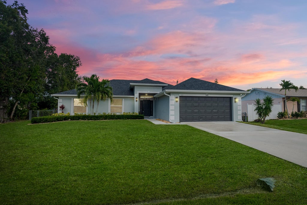 765 Sw Hibiscus St, Port Saint Lucie