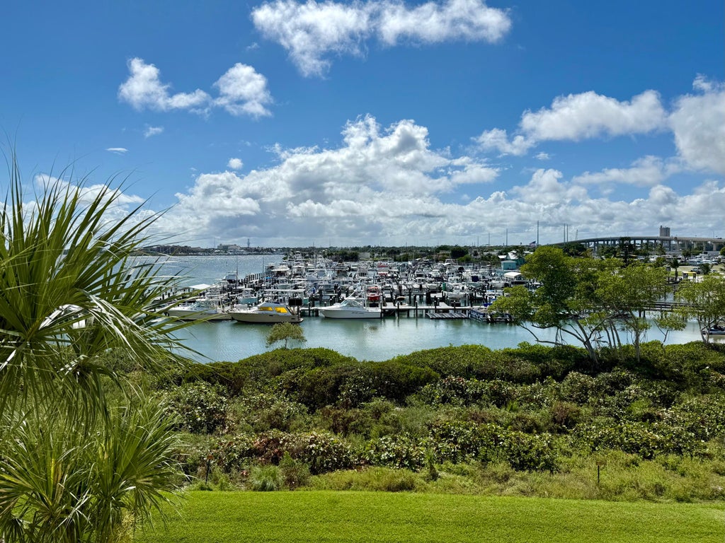 33 Harobur Isle Dr W #304, Fort Pierce