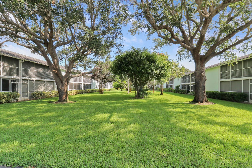 2 Westwood Av #207g, Tequesta