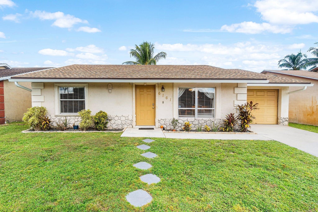 6161 Honeywood Way, Lake Worth