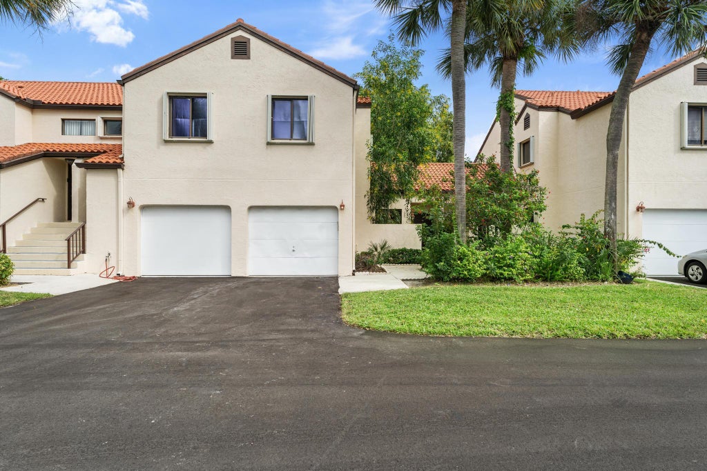 22 Via De Casas Sur #102, Boynton Beach