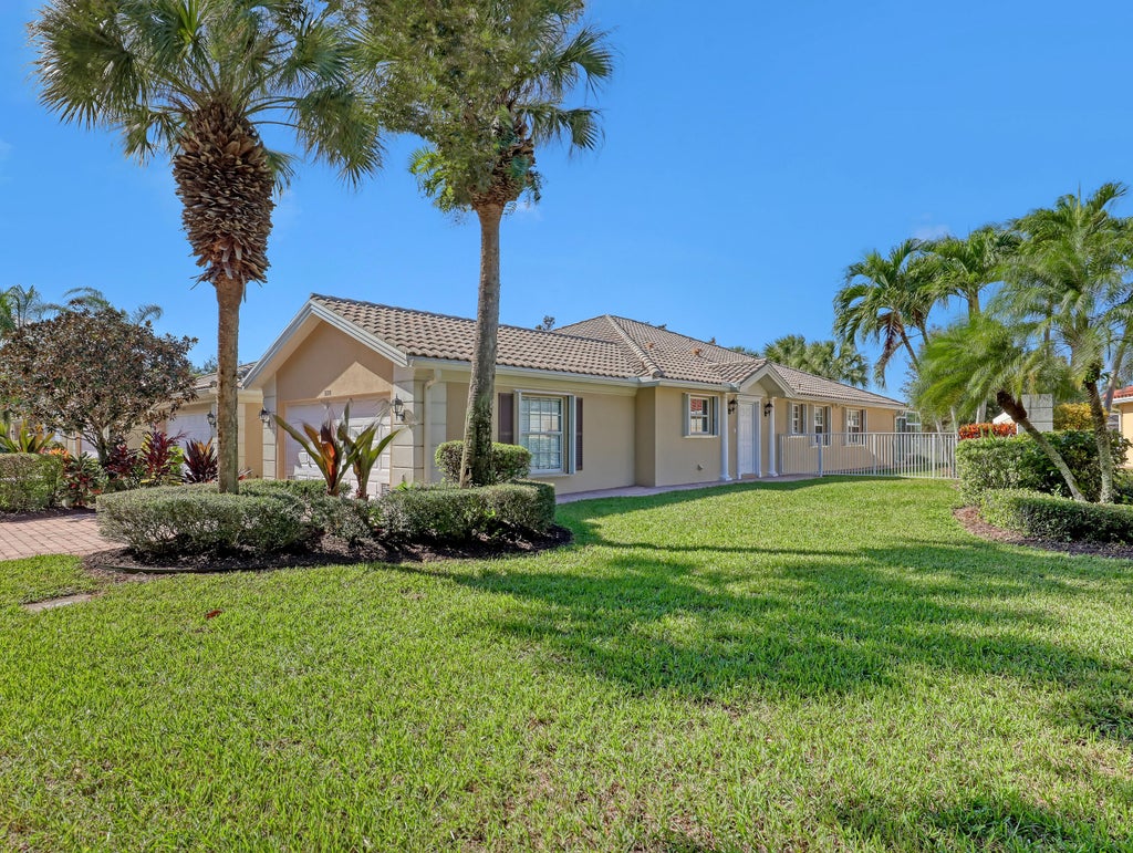5011 Magnolia Bay Cir, Palm Beach Gardens
