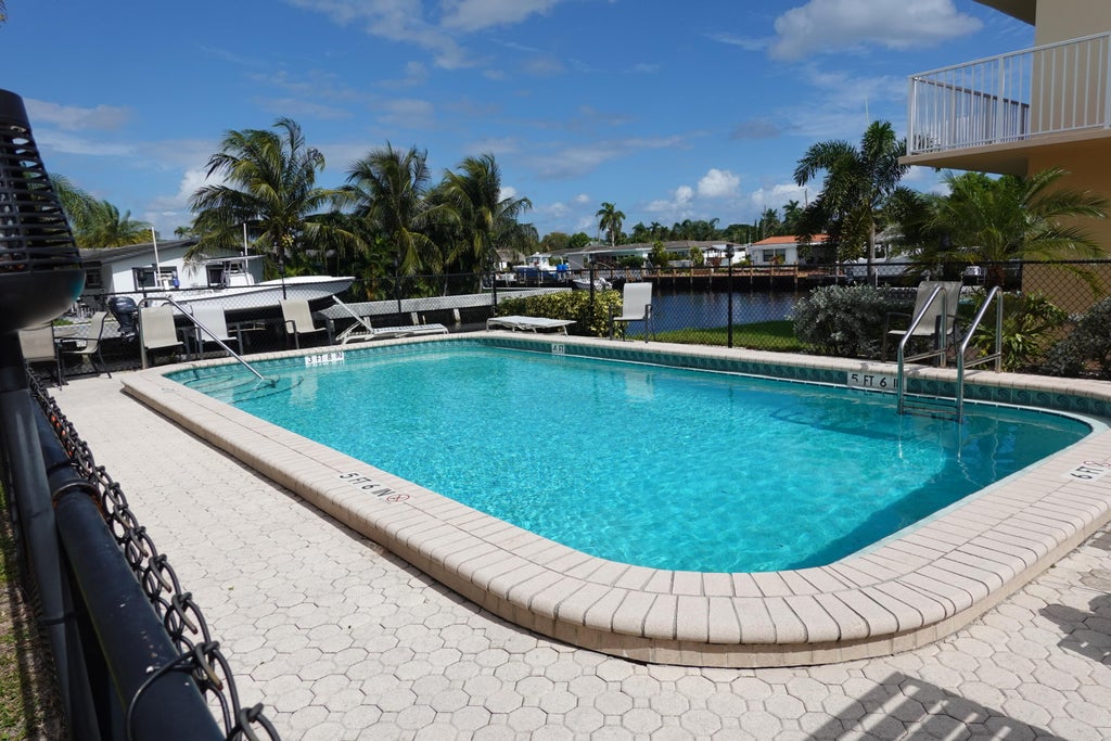 301 E Mcnab Rd #113, Pompano Beach