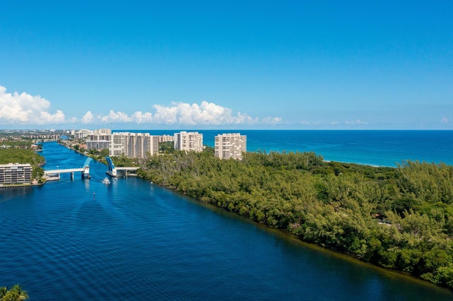 4 of 11 - 3363 Ne 6th Drive, Boca Raton, FL